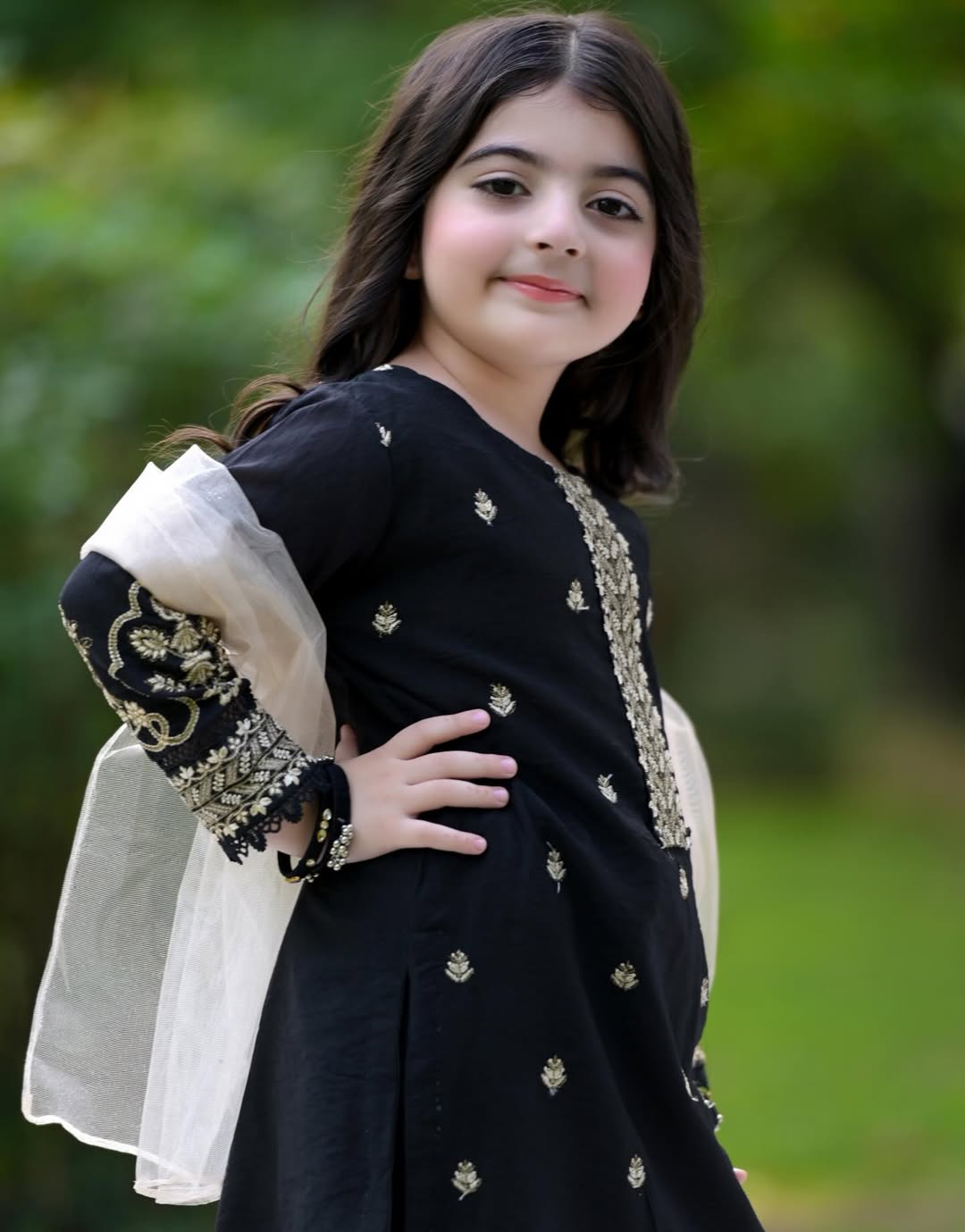 Saanvi Black Classic Set