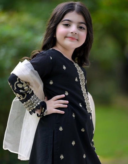Saanvi Black Classic Set
