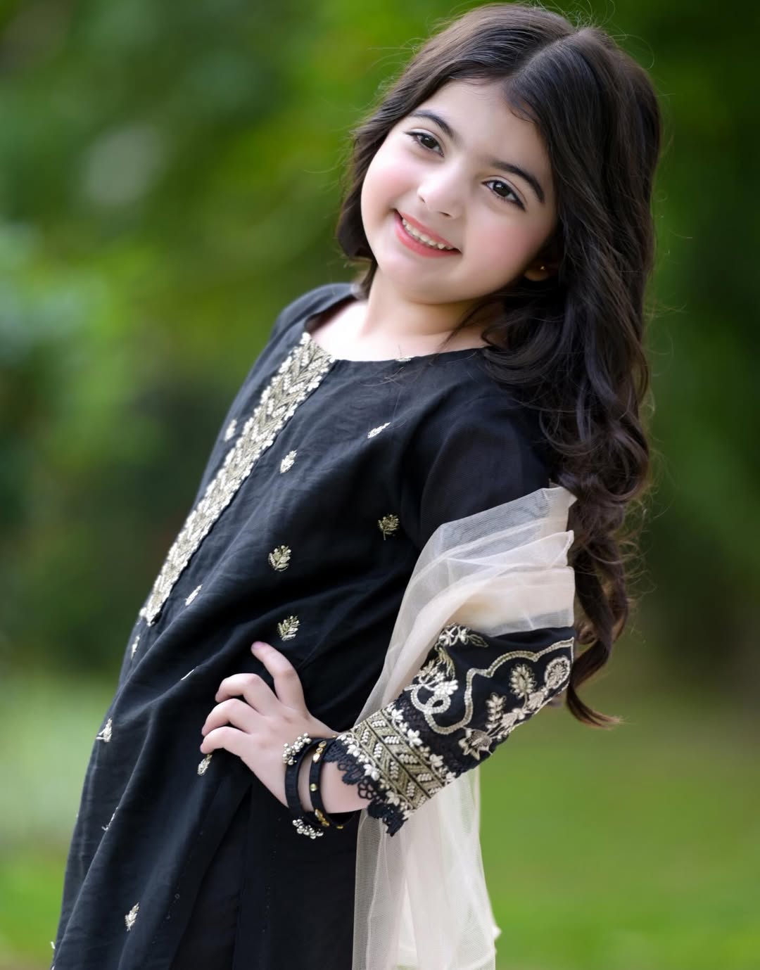 Saanvi Black Classic Set